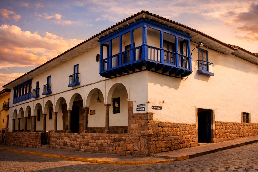 visita el exterior de la casa inka garcilaso con nuestro free walking tour cusco